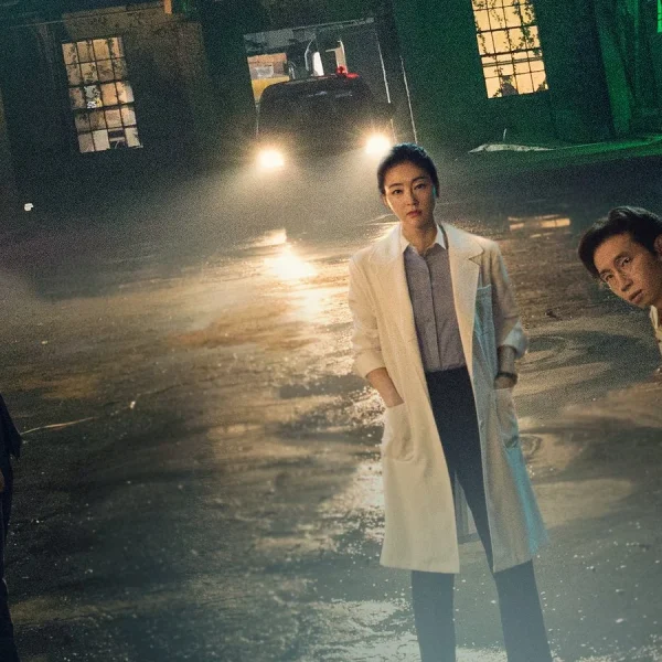 Doctor Detective (2021)